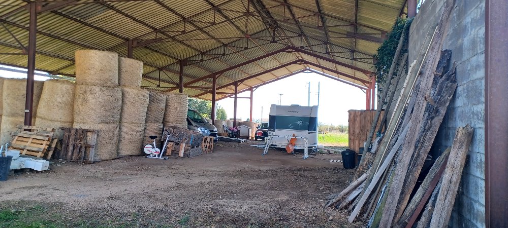 Aire camping-car  Saint-Georges-de-Baroille (42510) - Photo 3
